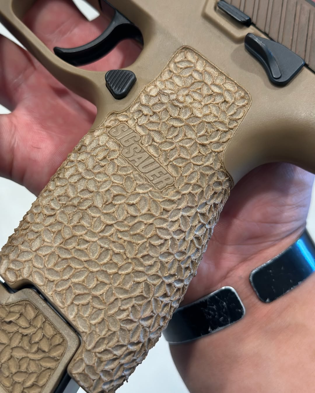 Sig Sauer M17 - Image 2